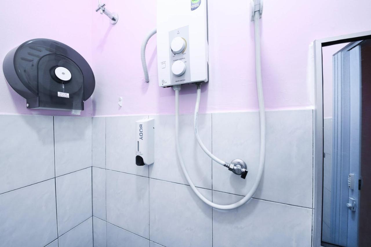 Oyo 1125 Ir Inn Hotel Skudai Bagian luar foto